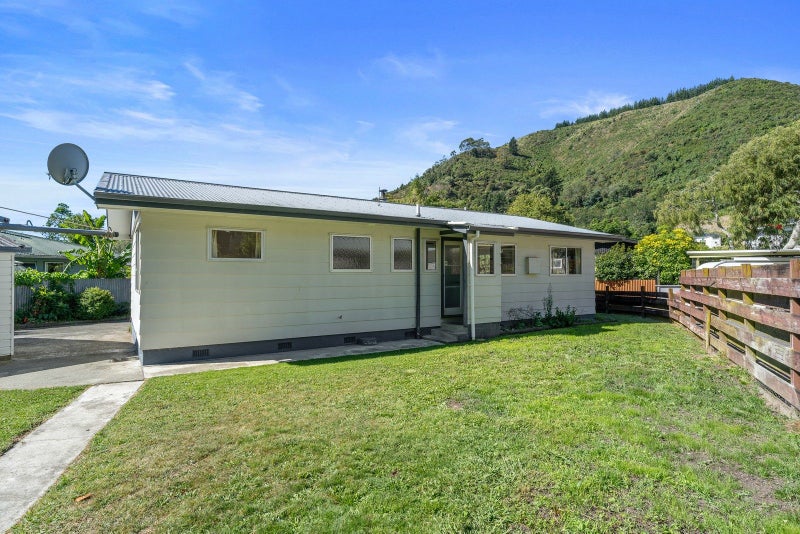 16 Burn Place, The Brook, Nelson - Carousel 23