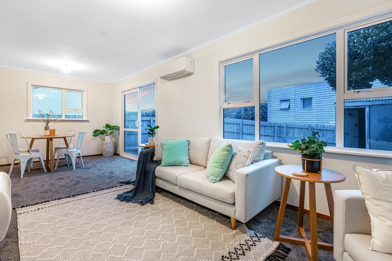 25 Bell Street, Tawa, Wellington - Carousel 2