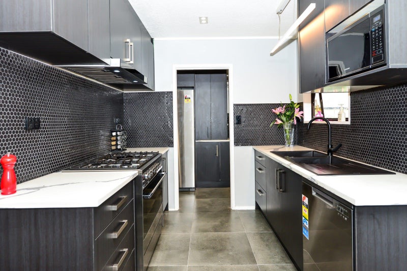 2A Rose Street, Maeroa, Hamilton - Carousel 1