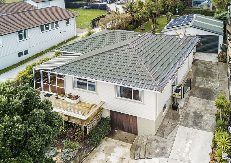 42 Herewini Street, Titahi Bay, Porirua - Carousel 1