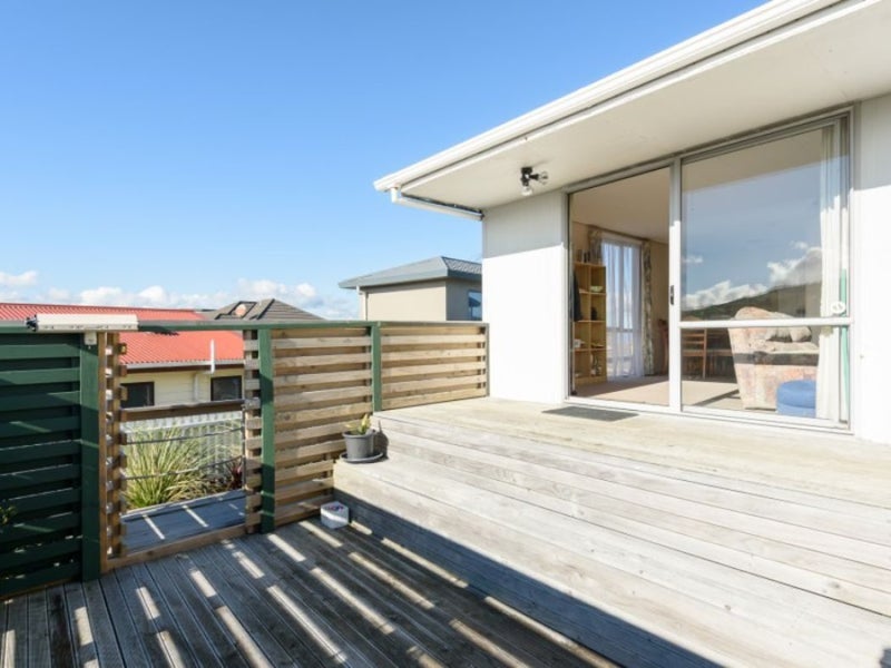14A Sunhaven Drive, Newlands, Wellington - Carousel 2