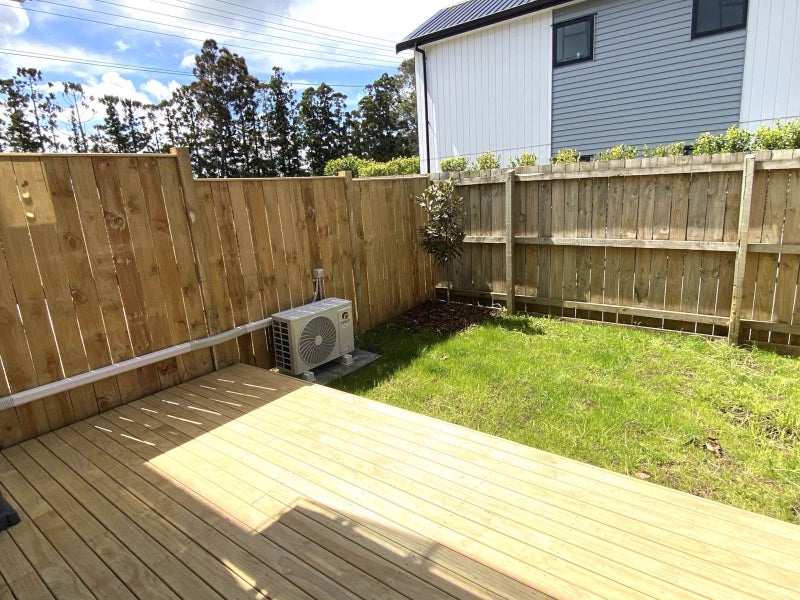 2/107 Hobsonville Road, West Harbour, Auckland - Carousel 21