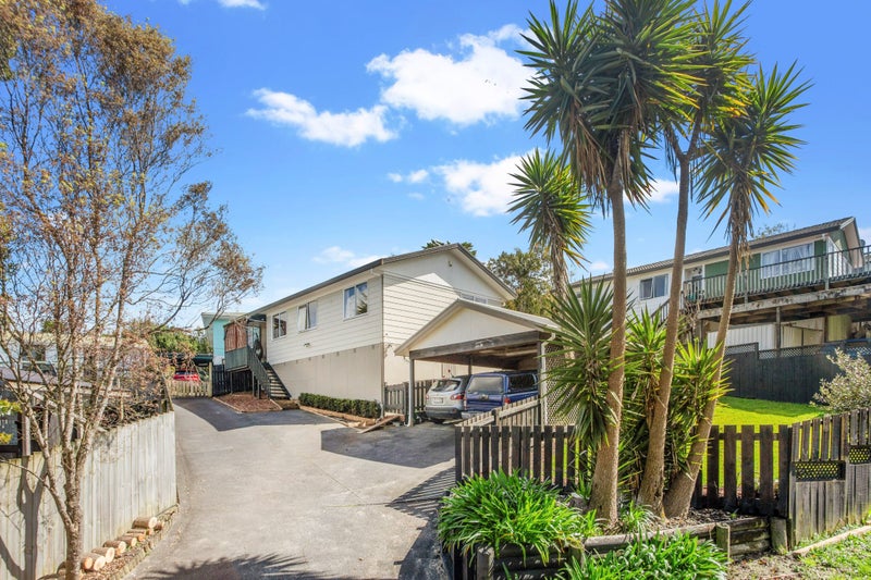 20 Sarajevo Place, Massey, Auckland - Carousel 1