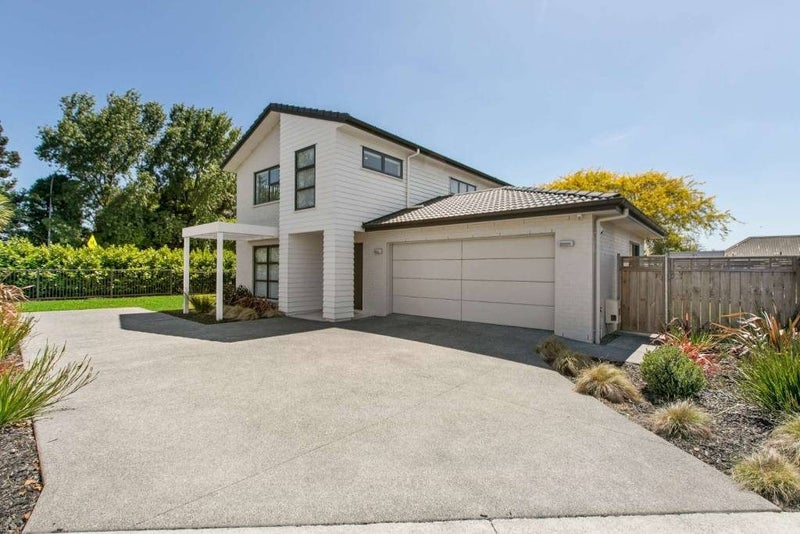 41 Andalusian Way, Karaka, Papakura - Carousel 1