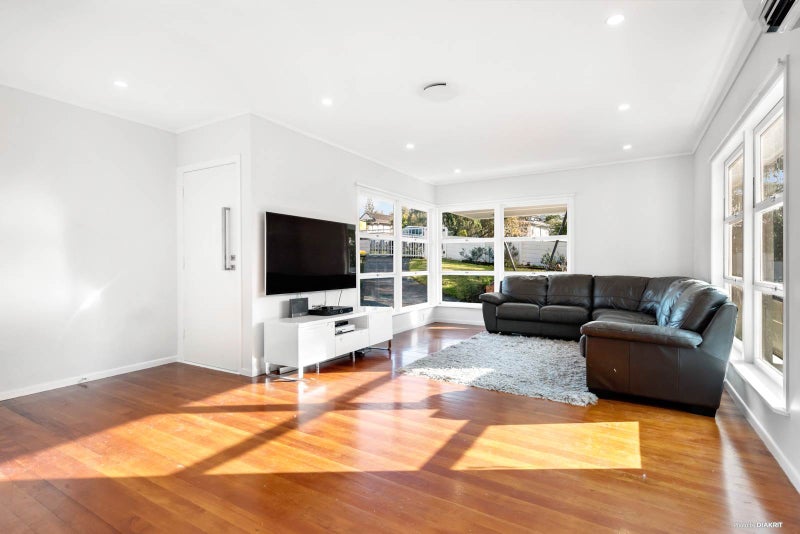 43 Moore Street, Hillcrest, Auckland - Carousel 2