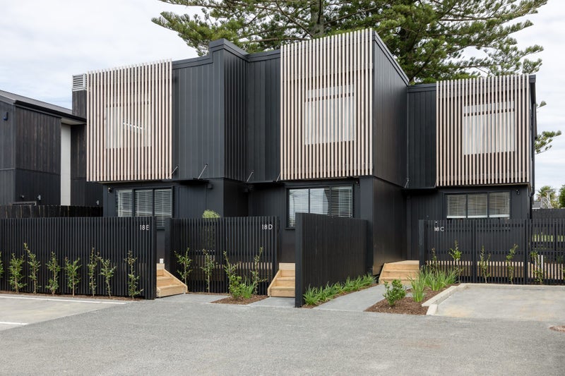 18D Walker Road, Point Chevalier, Auckland - Carousel 1