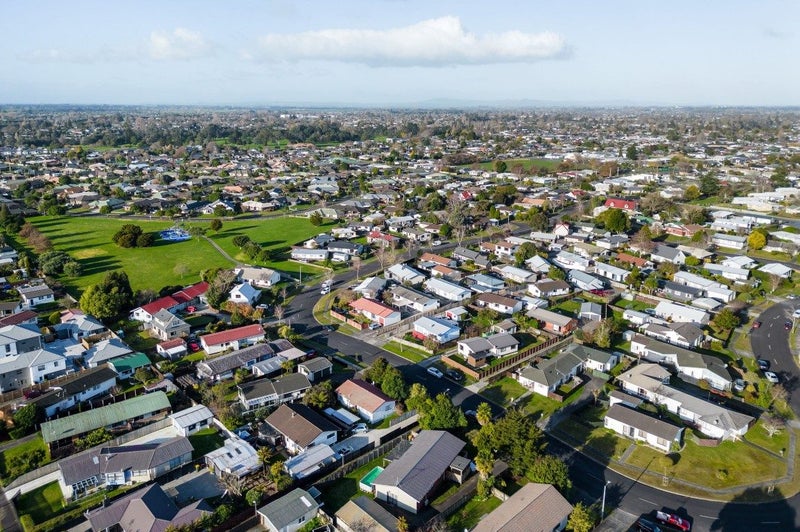 38 Garland Drive, St Andrews, Hamilton - Carousel 32