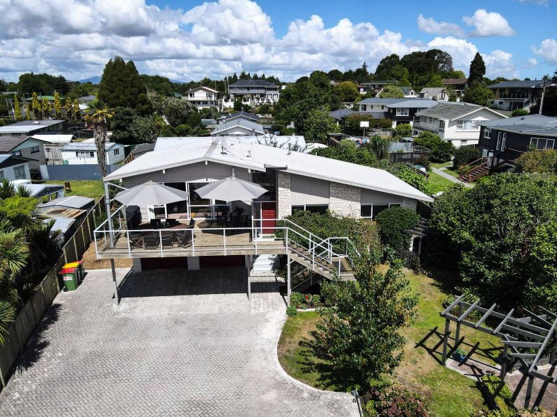 23 Holloway Place, Forest Lake, Hamilton - Carousel 1