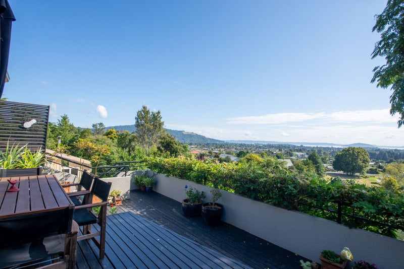 5 Haratua Place, Springfield, Rotorua - Carousel 1