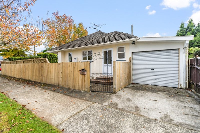 68A Pine Avenue, Ebdentown, Upper Hutt - Carousel 1
