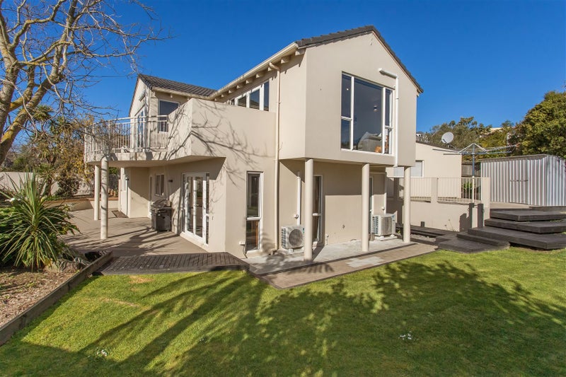 4 Somerton Rise, Westmorland, Christchurch - Carousel 1