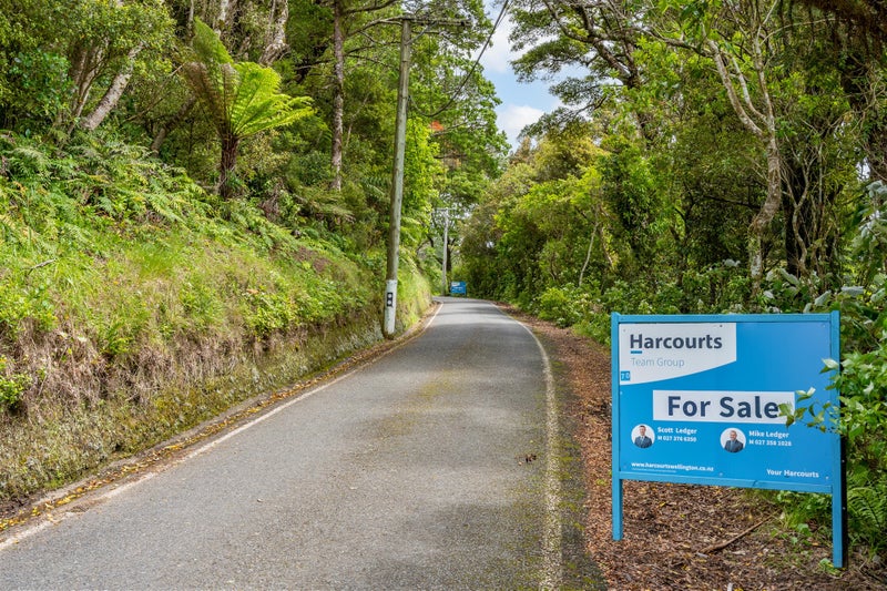 70 Avro Road, Blue Mountains, Upper Hutt - Carousel 1