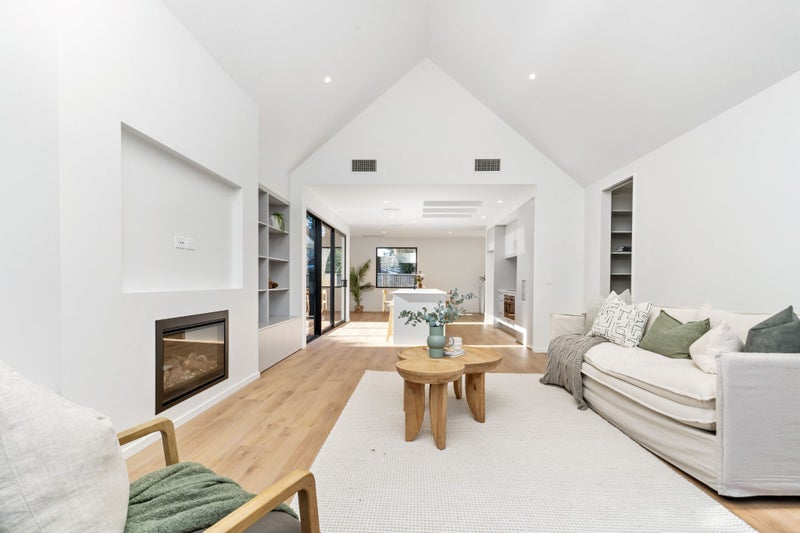 11 Lizard Lane, Casebrook, Christchurch - Carousel 2