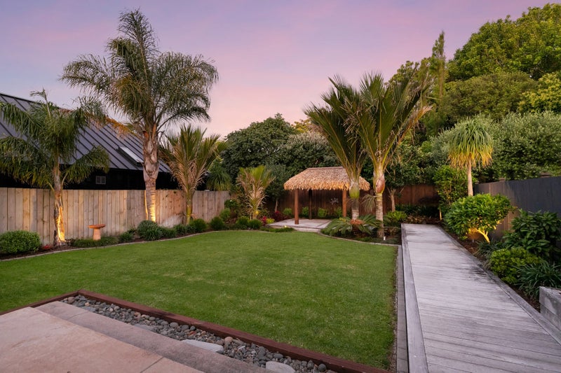 23 Premier Avenue, Point Chevalier, Auckland - Carousel 2