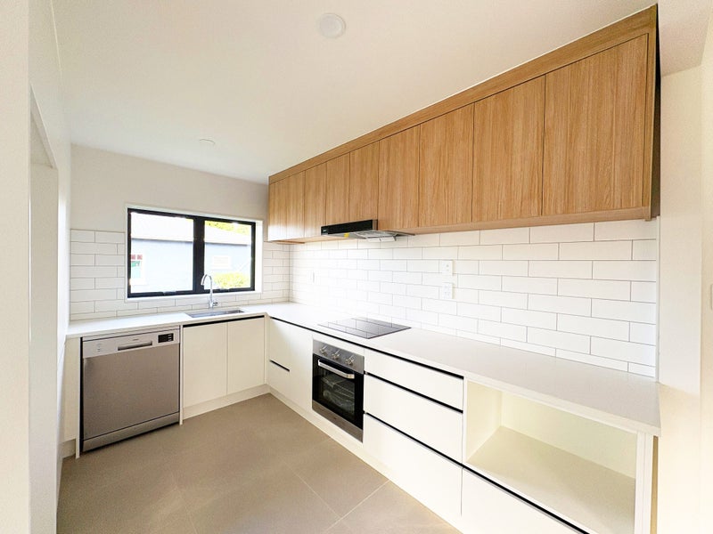 6 Sturges Avenue, Otahuhu, Auckland - Carousel 2