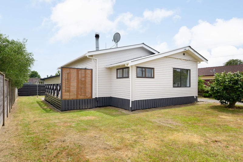 16 Howden Road, Fairfield, Hamilton - Carousel 1