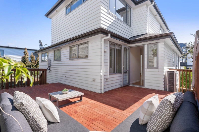 20 Windlass Street, Long Bay, Auckland - Carousel 20