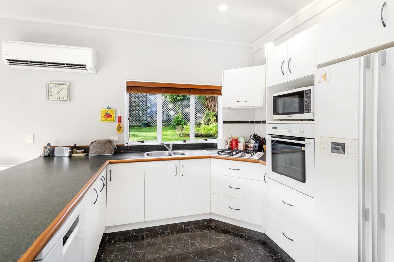 42A Manuka Street, Stokes Valley, Lower Hutt - Carousel 2