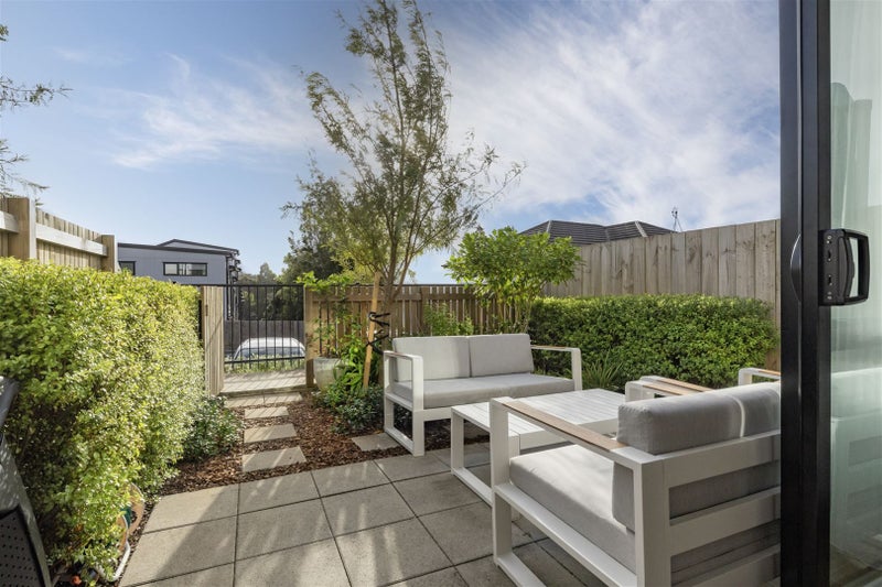 10 Tokai Place, Glen Eden, Auckland - Carousel 1