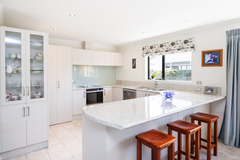 54 Rosalie Terrace, Kelvin Grove, Palmerston North - Carousel 2