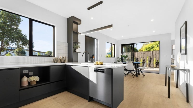 245D West Tamaki Road, Wai o Taiki Bay, Auckland - Carousel 1