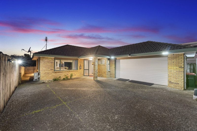 2/24 Somerset Road, Mount Roskill, Auckland - Carousel 1