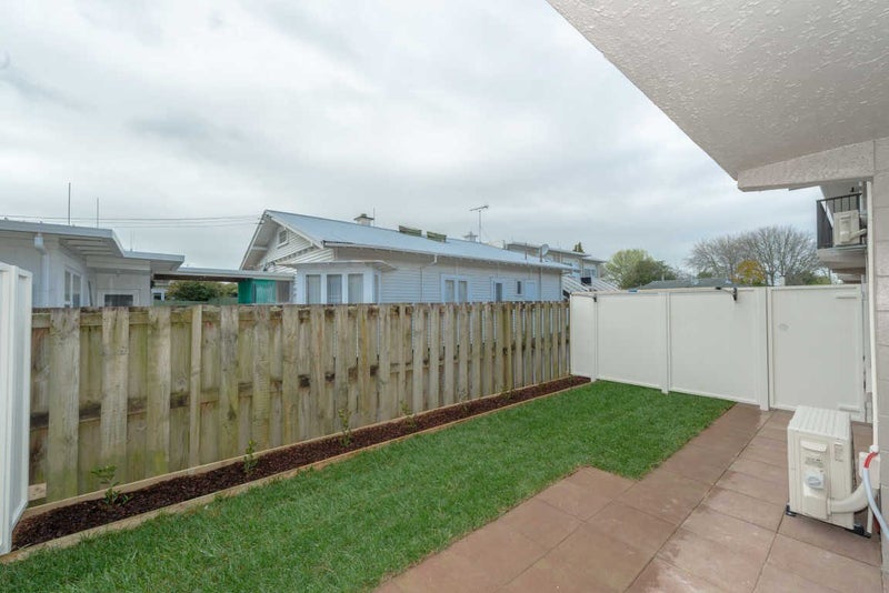 8/24 Stanley Street, Claudelands, Hamilton - Carousel 11