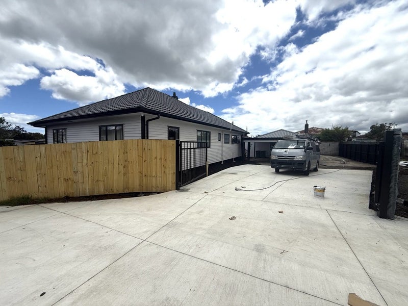 51 Luke Street, Otahuhu, Auckland - Carousel 1