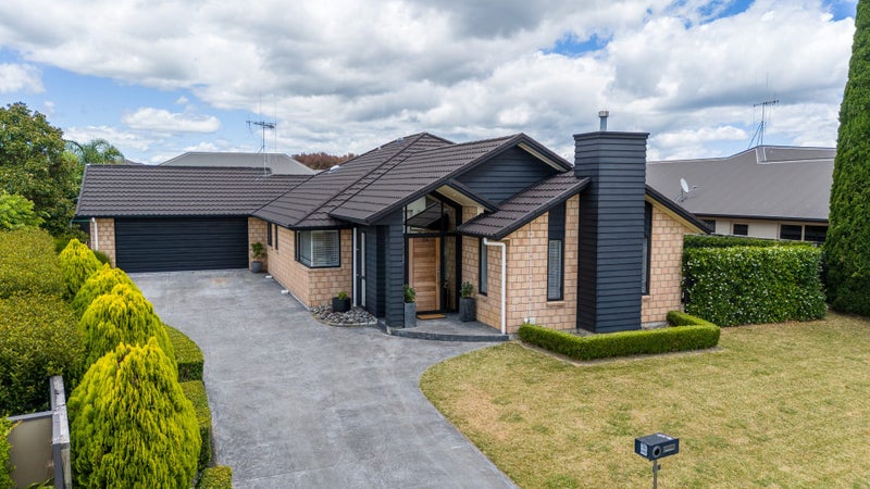 54 Palliser Drive, Huntington, Hamilton - Carousel 2