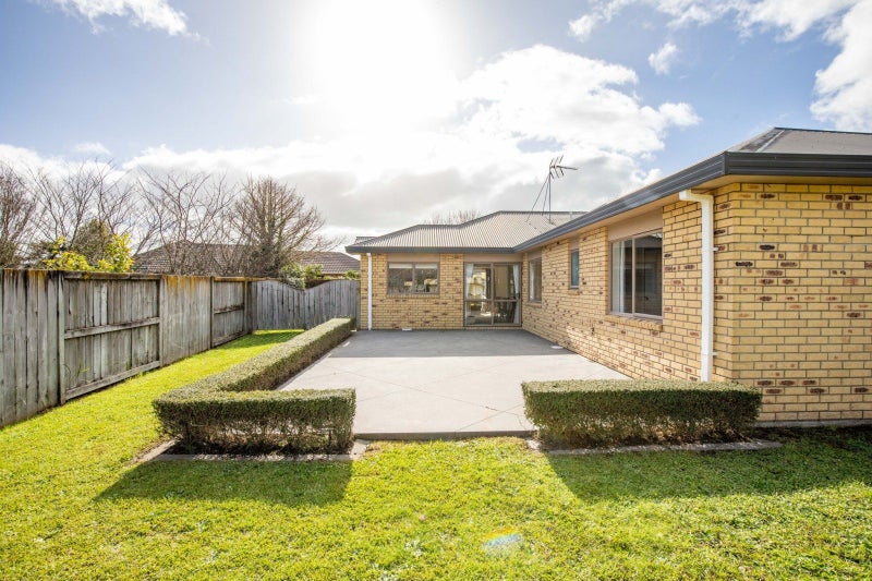 9 Miers Glade, Rototuna North, Hamilton - Carousel 3