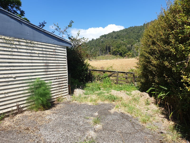 337 State Highway 30, Rotorua - Carousel 12