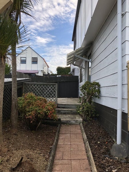 7/80 Taumata Road, Sandringham, Auckland - Carousel 2