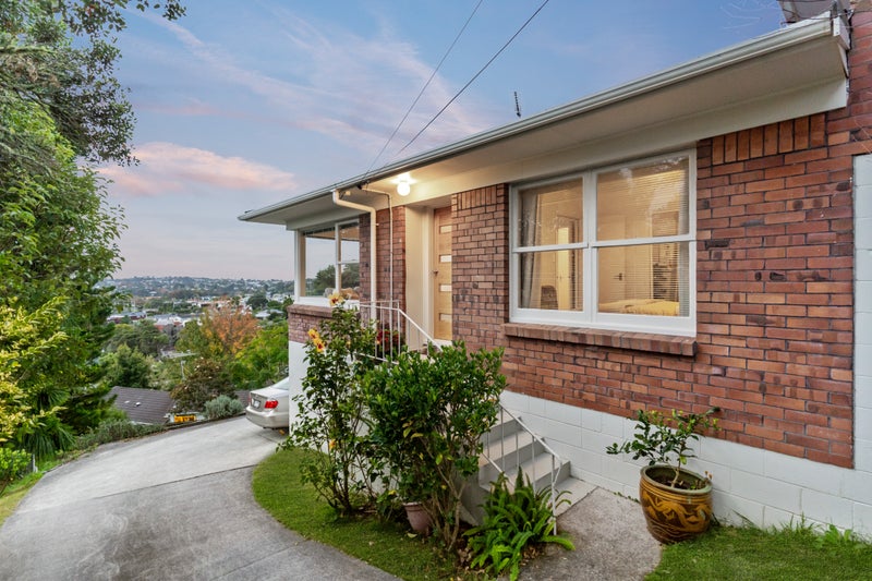 2//23 Seaview Road, Glenfield, Auckland  - Carousel 1