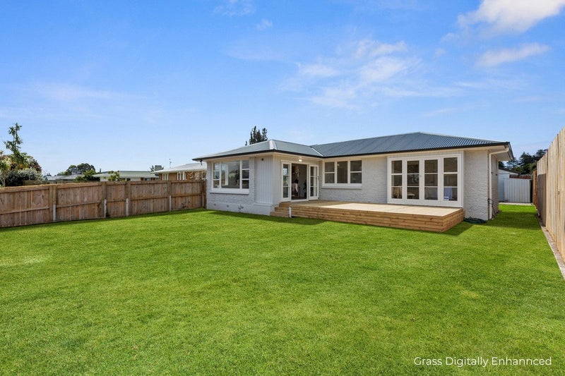 8 Henderson Crescent, Parkvale, Tauranga - Carousel 1