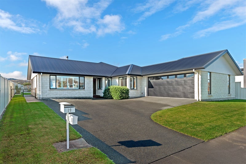 19 Joanne Street, Lytton West, Gisborne - Carousel 1