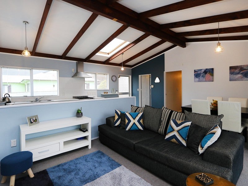 15 Weymouth Grove, Wainuiomata, Lower Hutt - Carousel 2