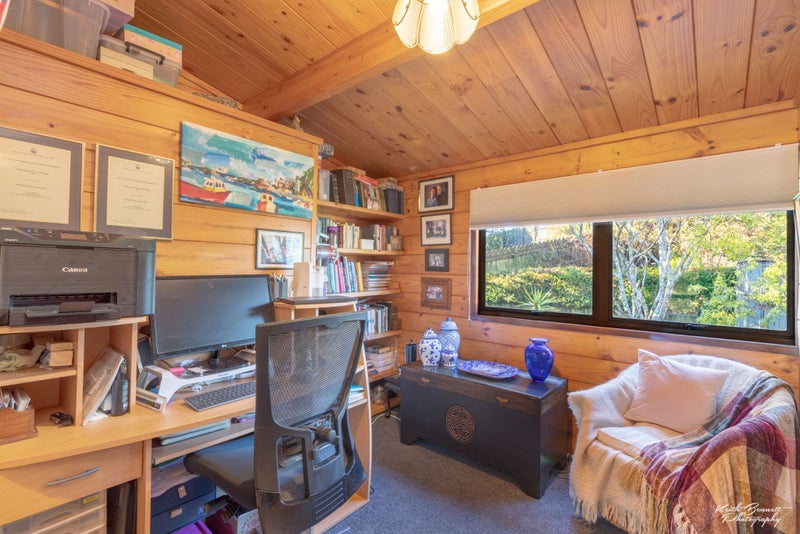 12 Whitechapel Grove, Stokes Valley, Lower Hutt - Carousel 20