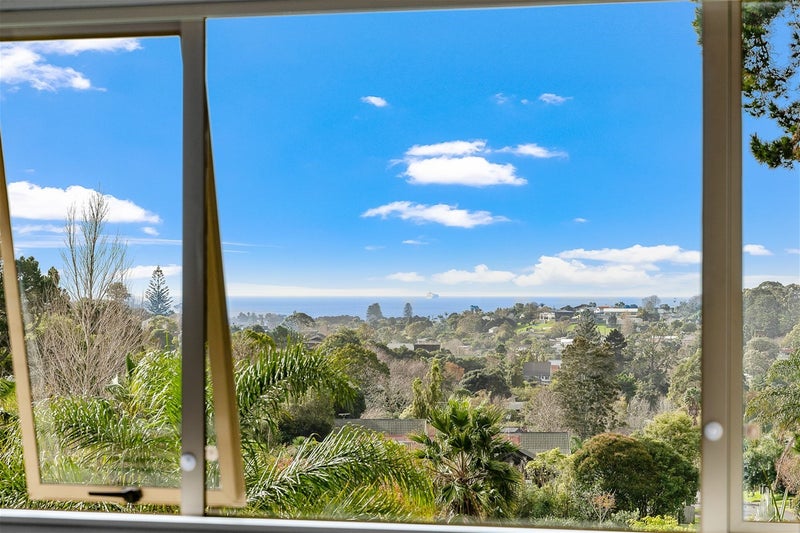 60B Topliss Drive, Northcross, Auckland - Carousel 1