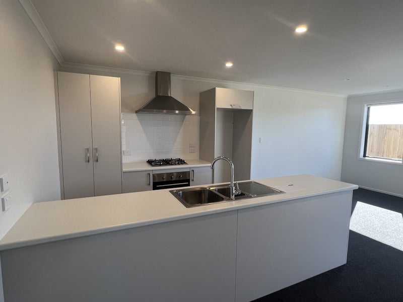 102 Pragma Rise, Huntington, Hamilton - Carousel 2