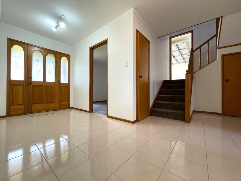 86 Dalwhinnie Parade, Highland Park, Auckland - Carousel 2