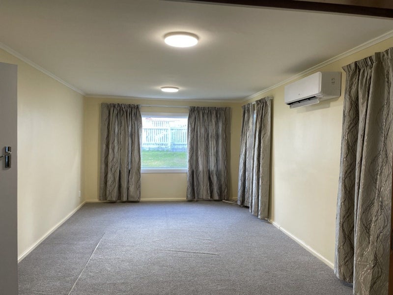 239 Coutts Street, Rongotai, Wellington - Carousel 2
