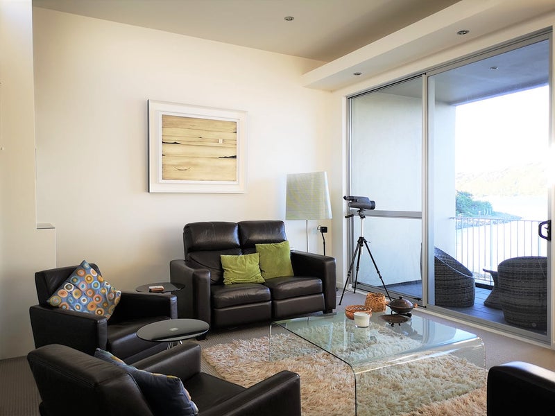 10/305 Evans Bay Parade, Hataitai, Wellington - Carousel 1