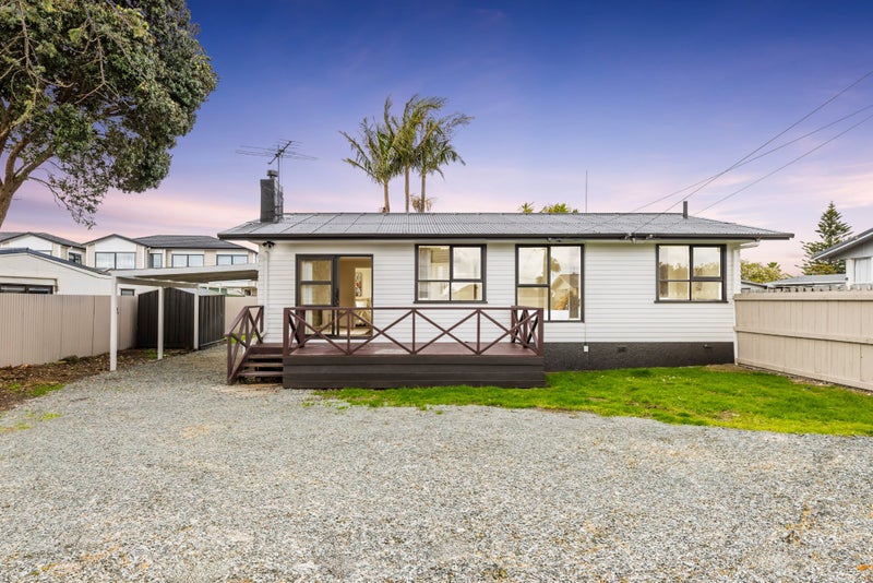 1/25 Von Sturmer Street, Mangere East, Auckland - Carousel 1