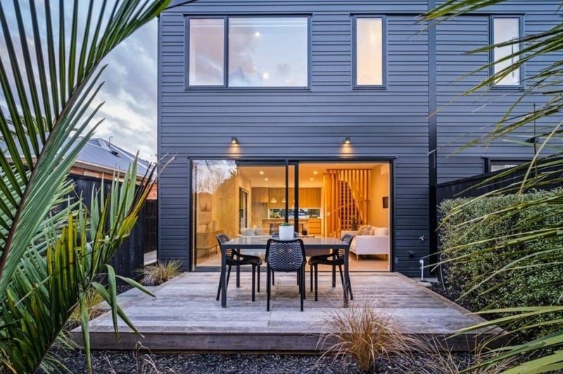 9B De Luen Street, Point Chevalier, Auckland - Carousel 1