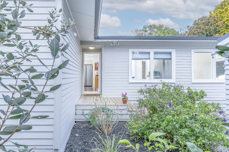 12B Brennan Avenue, Te Atatu Peninsula, Auckland - Carousel 2