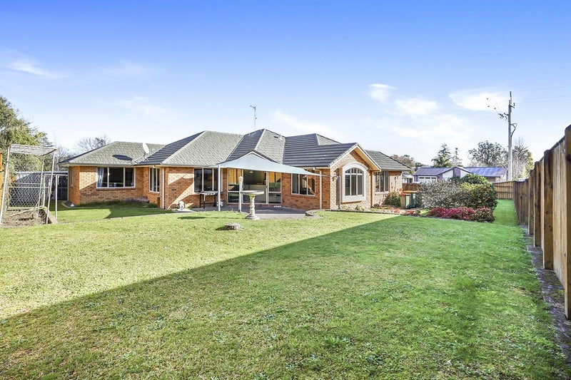101 Dixon Road, Glenview, Hamilton - Carousel 2