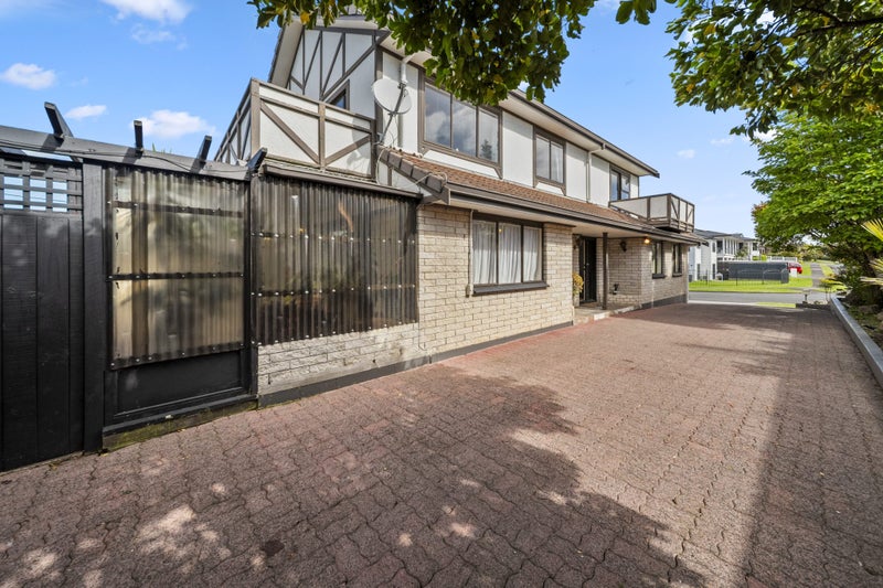 21 Rushgreen Avenue, Pahurehure, Papakura - Carousel 2