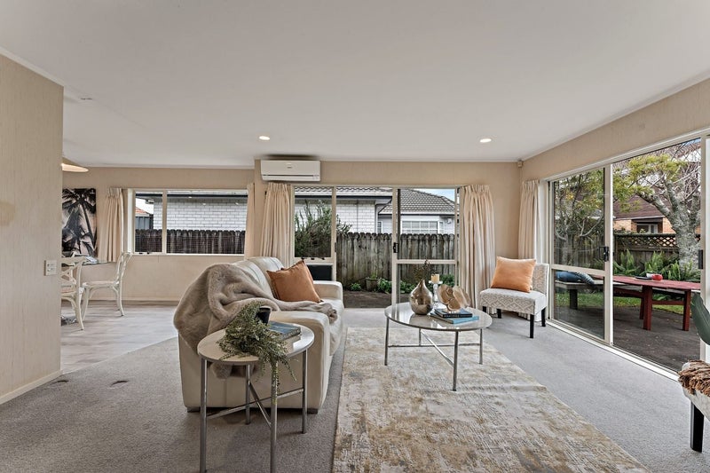 2/4 Lonsdale Street, Ellerslie, Auckland - Carousel 1