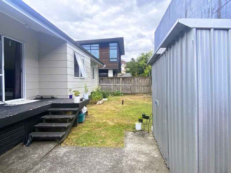 92B Clarence Street, Hamilton Lake, Hamilton - Carousel 1