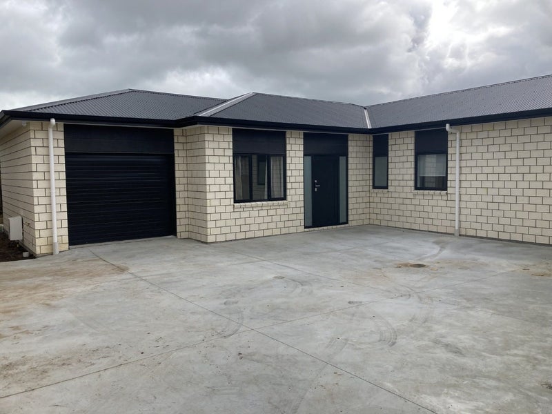 13 Orelio Street, Hillcrest, Hamilton - Carousel 1